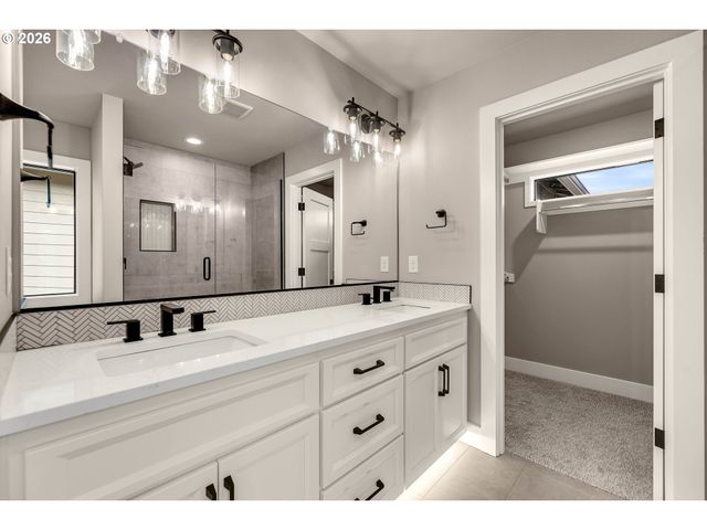 824 Se 35th St, Battle Ground, WA 98604