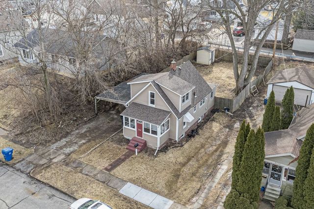 2738 11th Avenue C, Moline, IL 61265