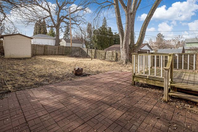 2738 11th Avenue C, Moline, IL 61265