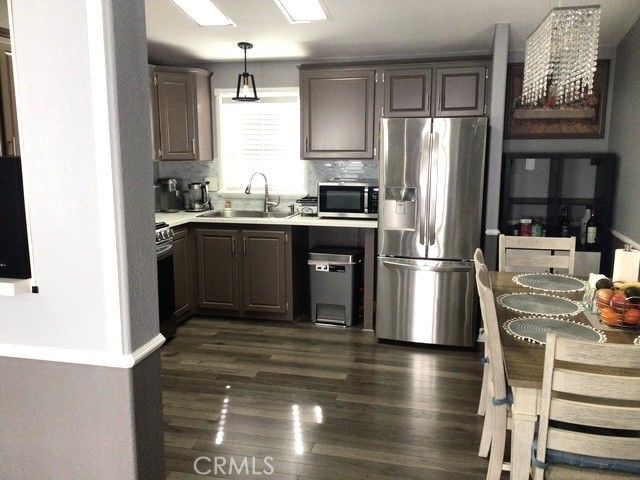 7560 Woodman 75, Van Nuys, CA 91405