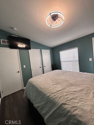 7560 Woodman 75, Van Nuys, CA 91405