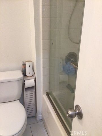 7560 Woodman 75, Van Nuys, CA 91405