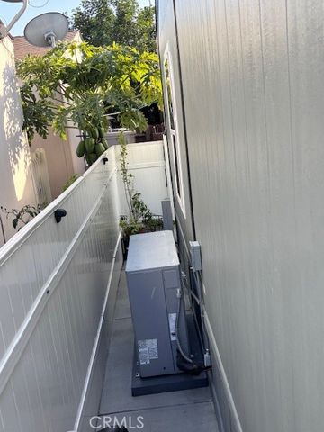 7560 Woodman 75, Van Nuys, CA 91405