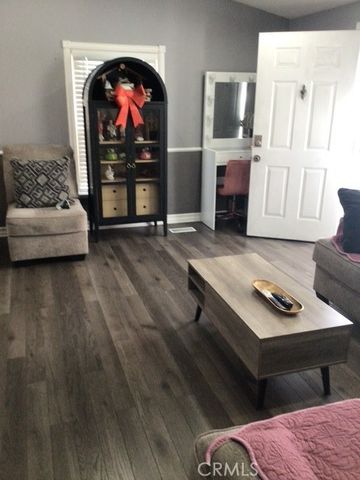 7560 Woodman 75, Van Nuys, CA 91405