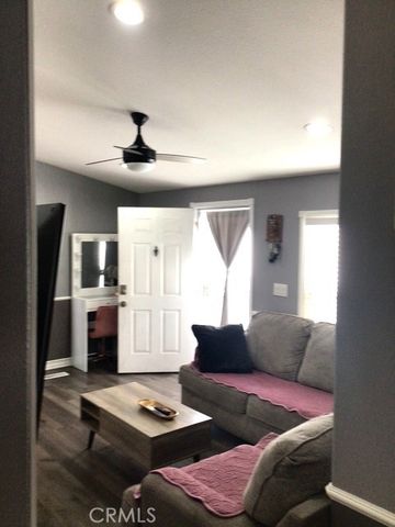 7560 Woodman 75, Van Nuys, CA 91405