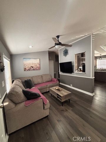 7560 Woodman 75, Van Nuys, CA 91405