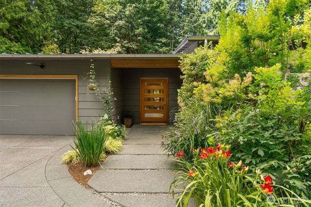 13123 Phelps Road NE, Bainbridge Island, WA 98110