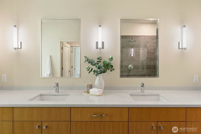 13123 Phelps Road NE, Bainbridge Island, WA 98110