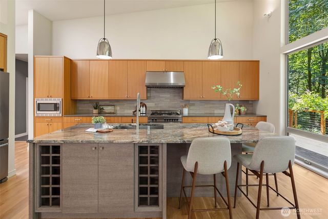 13123 Phelps Road NE, Bainbridge Island, WA 98110