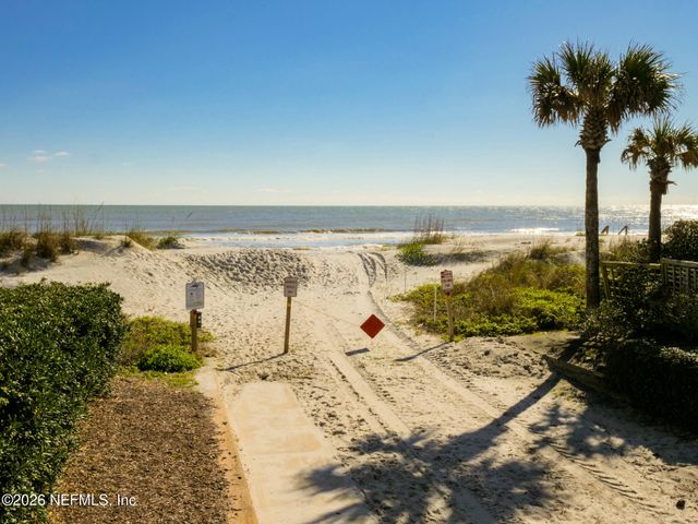 10 10TH Street 9B, Atlantic Beach, FL 32233