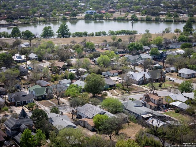 1907 W WOODLAWN AVE, San Antonio, TX 78201