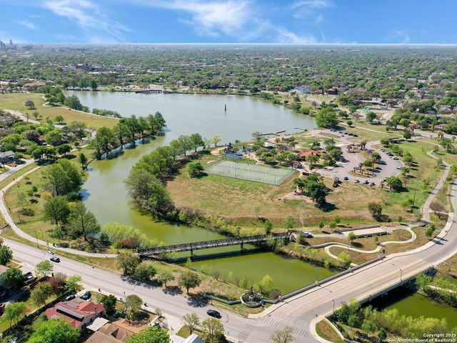 1907 W WOODLAWN AVE, San Antonio, TX 78201