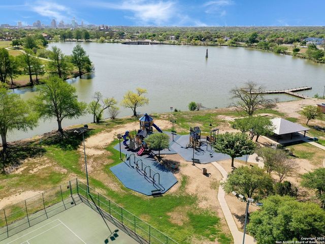 1907 W WOODLAWN AVE, San Antonio, TX 78201