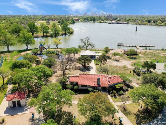 1907 W WOODLAWN AVE, San Antonio, TX 78201