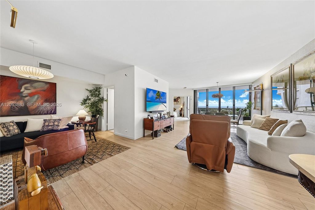 20281 E Country Club Dr 810, Aventura, FL 33180