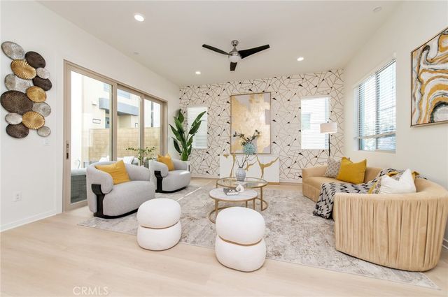 112 Stellar, Irvine, CA 92618