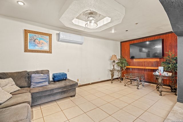 1707 Del Sol, San Antonio, TX 78227