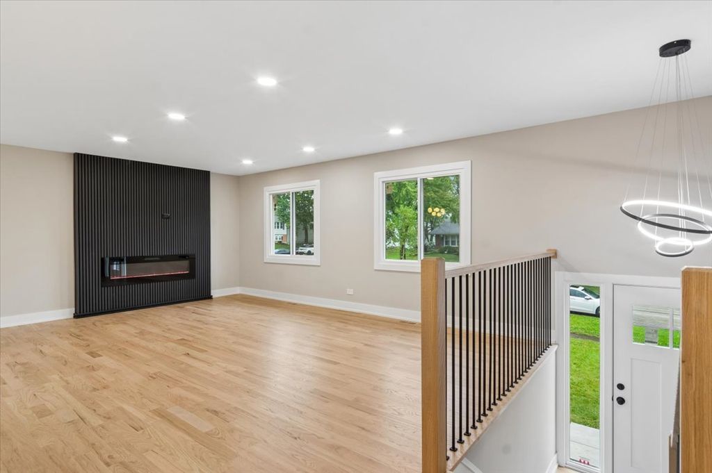 1075 Lancaster Court, Hoffman Estates, IL 60169 — photo 5