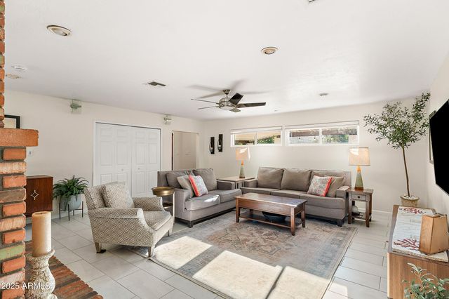 8051 N 14TH Avenue, Phoenix, AZ 85021