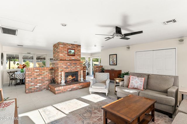 8051 N 14TH Avenue, Phoenix, AZ 85021