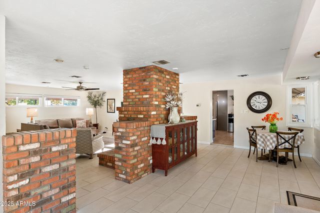 8051 N 14TH Avenue, Phoenix, AZ 85021