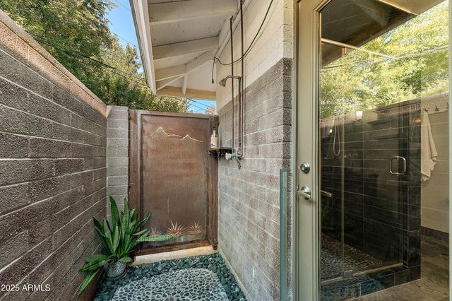 8051 N 14TH Avenue, Phoenix, AZ 85021