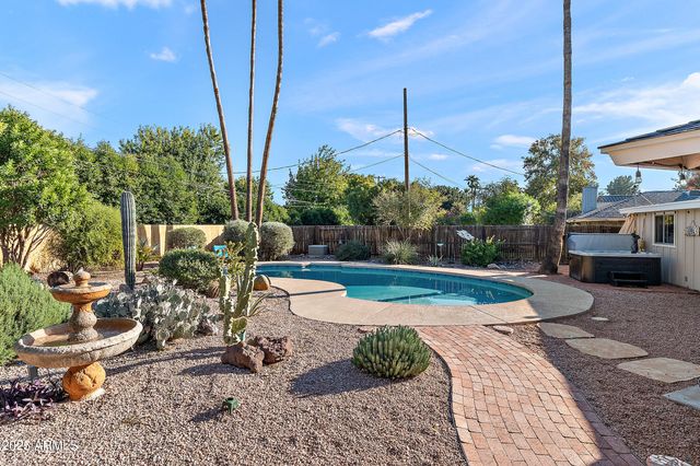 8051 N 14TH Avenue, Phoenix, AZ 85021