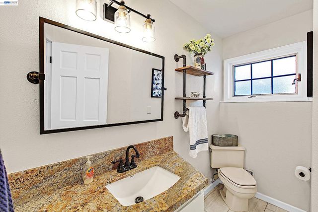 1932 College Ave, Livermore, CA 94550