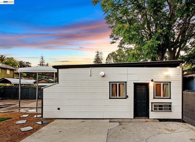 1932 College Ave, Livermore, CA 94550