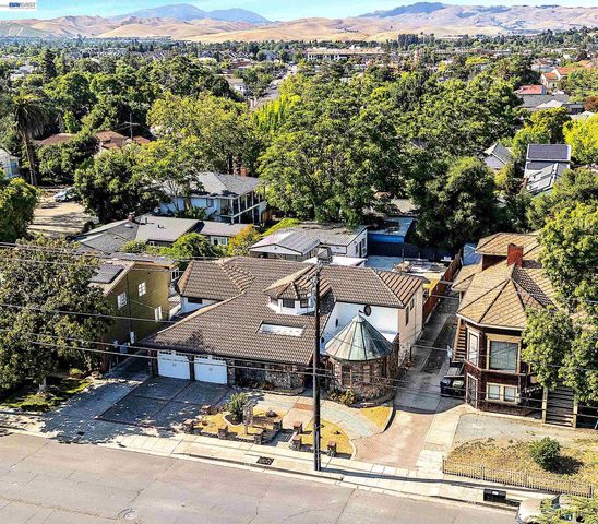 1932 College Ave, Livermore, CA 94550