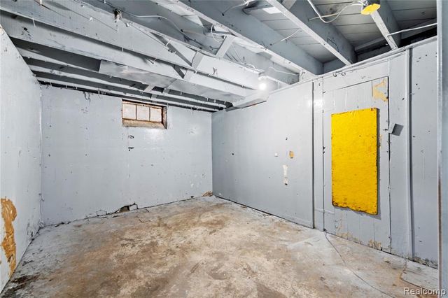 18734 Stahelin Avenue, Detroit, MI 48219