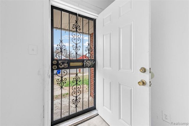 18734 Stahelin Avenue, Detroit, MI 48219