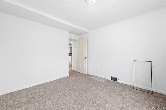 18734 Stahelin Avenue, Detroit, MI 48219