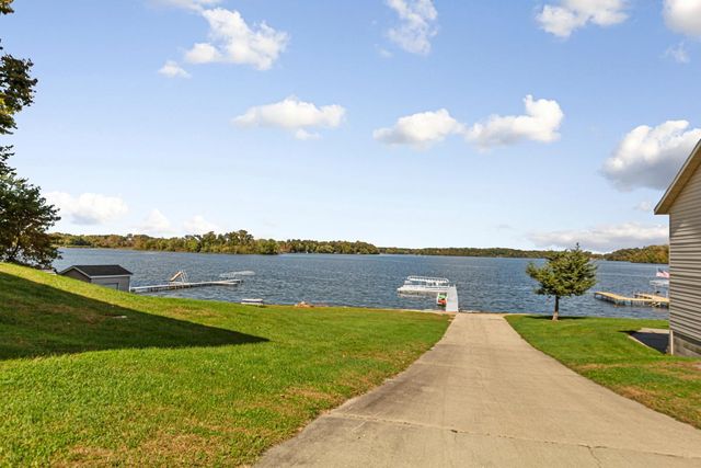 8325 Hennepin Way, Morristown, MN 55052