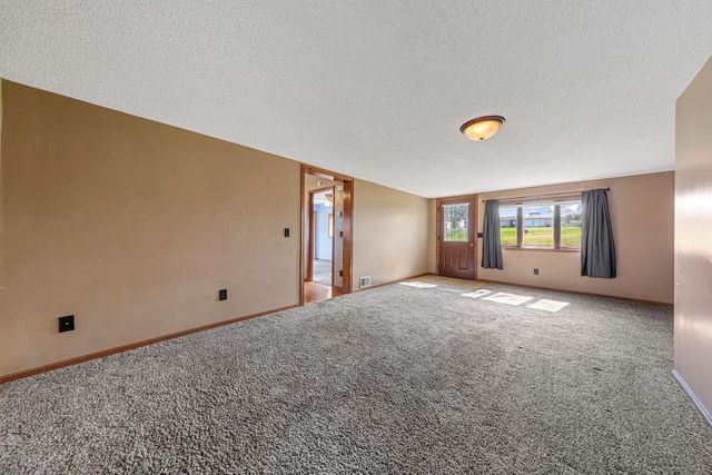 8325 Hennepin Way, Morristown, MN 55052