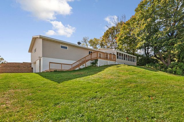 8325 Hennepin Way, Morristown, MN 55052