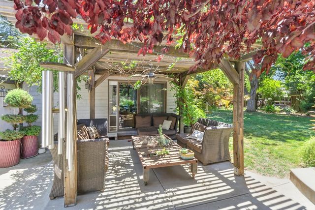4960 Paloma Ave, Carmichael, CA 95608