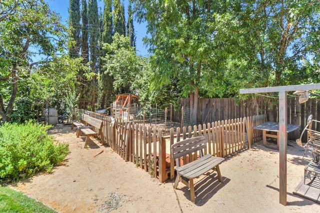 4960 Paloma Ave, Carmichael, CA 95608