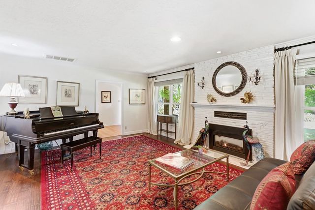 4960 Paloma Ave, Carmichael, CA 95608