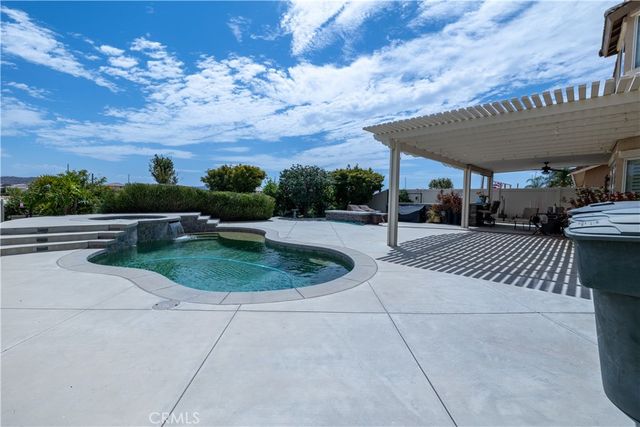 2343 Willowbrook Lane, Perris, CA 92571