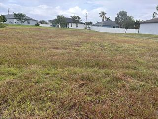 1909 NE 33rd LN, Cape Coral, FL 33909