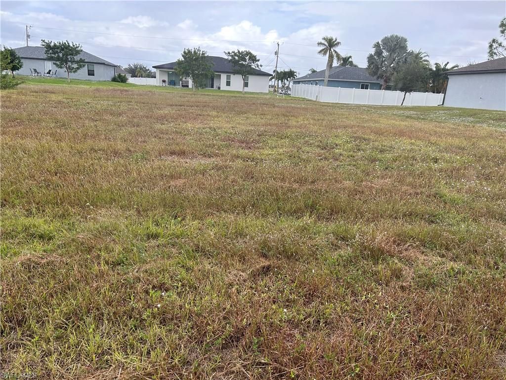 1909 NE 33rd LN, Cape Coral, FL 33909