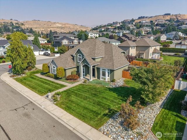 1653 Holly Lane, East Wenatchee, WA 98802