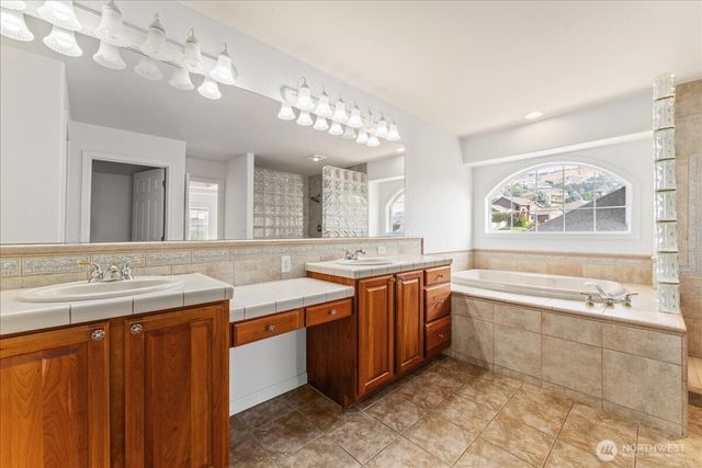 1653 Holly Lane, East Wenatchee, WA 98802