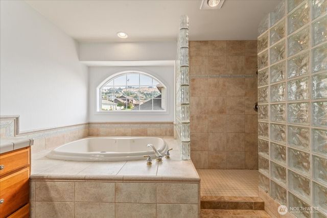 1653 Holly Lane, East Wenatchee, WA 98802