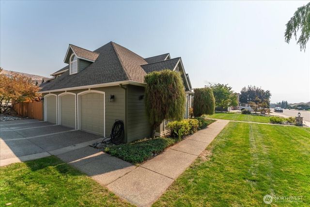 1653 Holly Lane, East Wenatchee, WA 98802