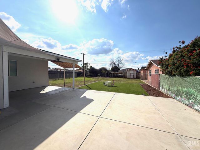 541 Stephens Drive, Bakersfield, CA 93304
