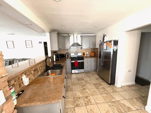 541 Stephens Drive, Bakersfield, CA 93304