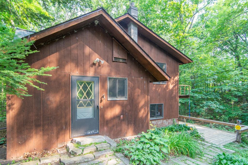 10799 Black Bear Road, Garrison Twp, MN 56401