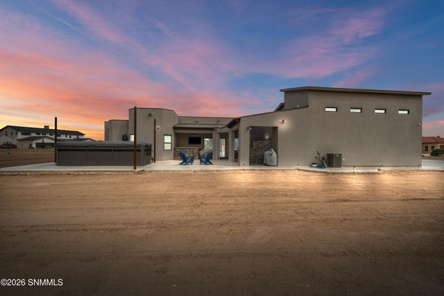 1280 Rosita Court, Las Cruces, NM 88005